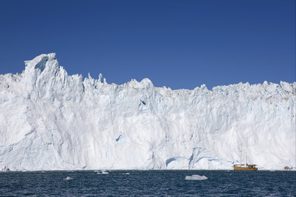 Schooner LA LOUISE sailing on west coast of Greenland.
