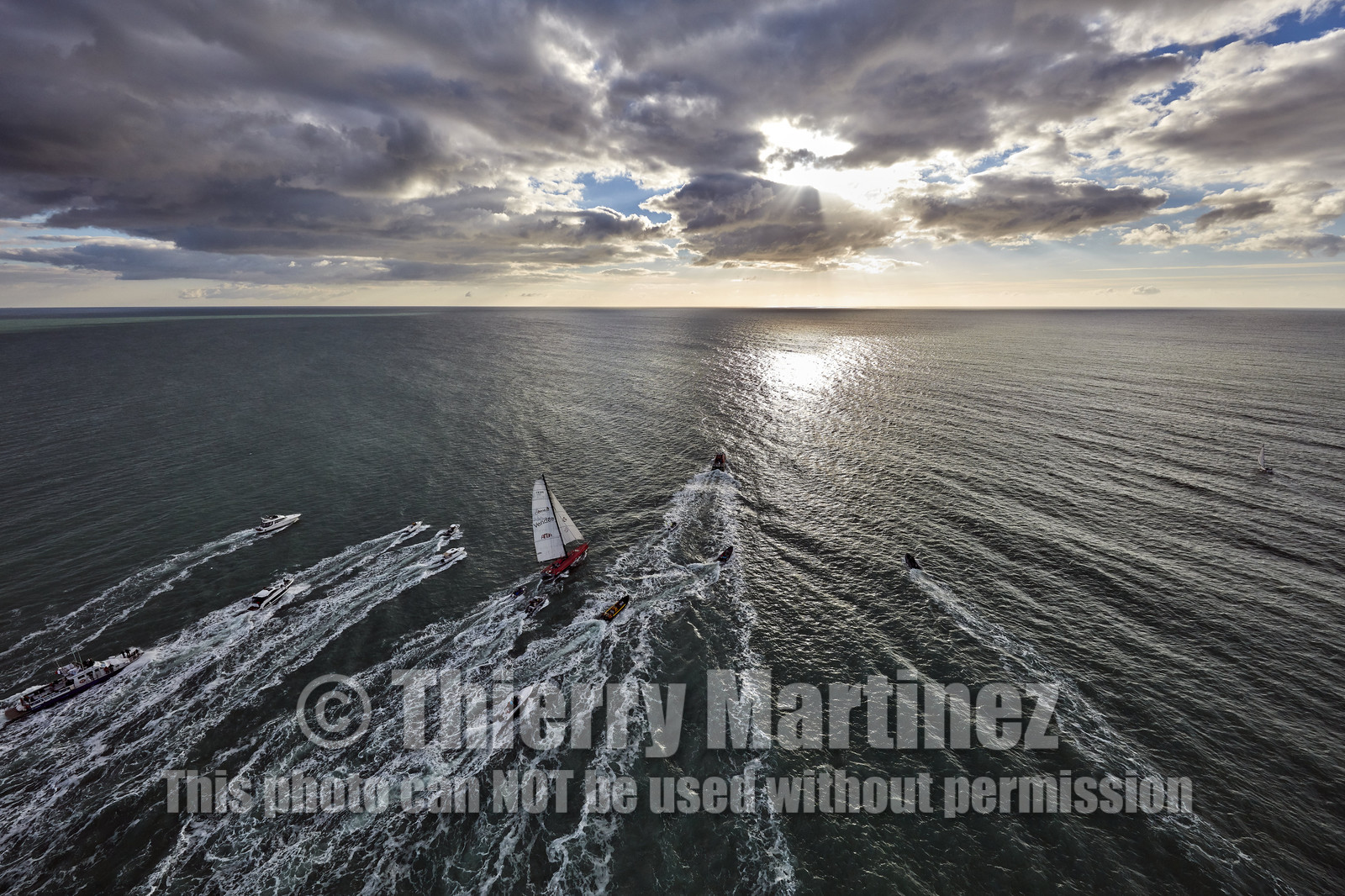 Départ de Jeff Pellet (FRA) sur son bateau COME IN VENDEE POUR UN TOUR DU MONDE;