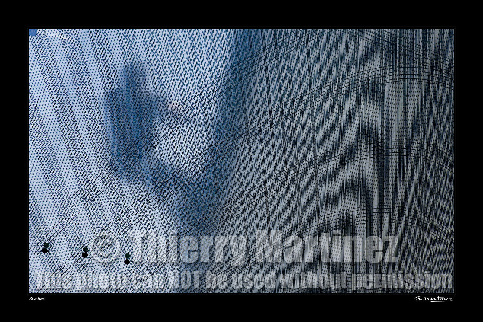 Photo disponible en tirage photo Fine Art,tirage original limités à 30 exemplaires.Chaque tirage est numéroté avec certificat d’authenticité signé.Pour choisir le format et support merci d'utiliser le caddie à coté de la photo.Formats disponibles : Tirage sur papier ( tirage seul) :  30x45 cm   40x60 cm  60x90 cm. Vous pouvez choisir le tirage avec un fond blanc ou noir , à votre convenance. Tirage sur papier contrecollé sur Dibond ( pas de bord blanc ou noir autour de l'image), avec système d'attache au dos:  30x45 cm   40x60 cm  50x75 cm  80x120cm.Tirage sur toile ( Canvas) monté sur chassis bois (pas de bord blanc ou noir autour de l'image), avec système d'attache au dos :  50x75 cm  80x120cm.Expédition ( Dans le monde entier): Colissimo (assurance) avec signature à réception. 48h pour la France métropolitaine.Il est possible de récupérer les tirages à La Galerie du Golfe (sans frais d'expèdition).Conditionnement tirages seuls: tube cylindrique renforcé + boite.