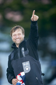 13_01611  2012 13 VENDEE GLOBE. Arrival in Les sables d'Olonne (