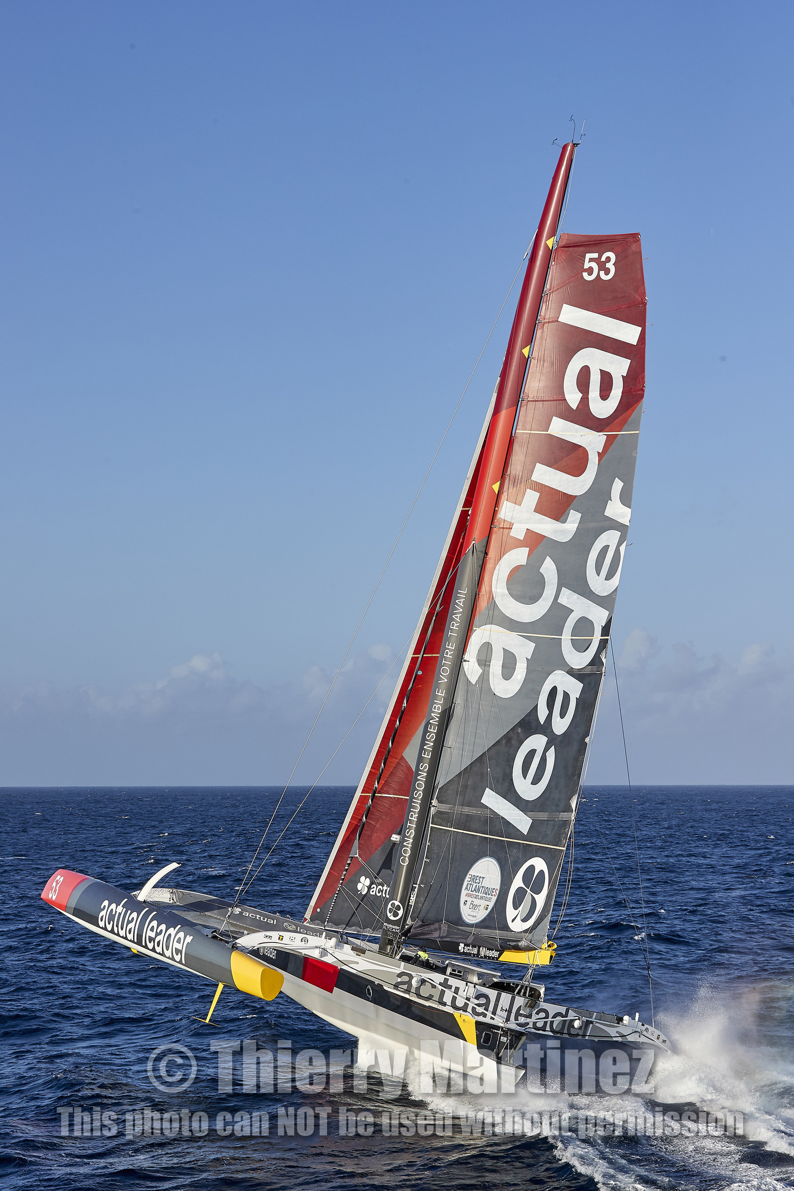 « ULTIM ACTUAL LEADER , Skipper Yves Le Blevec.