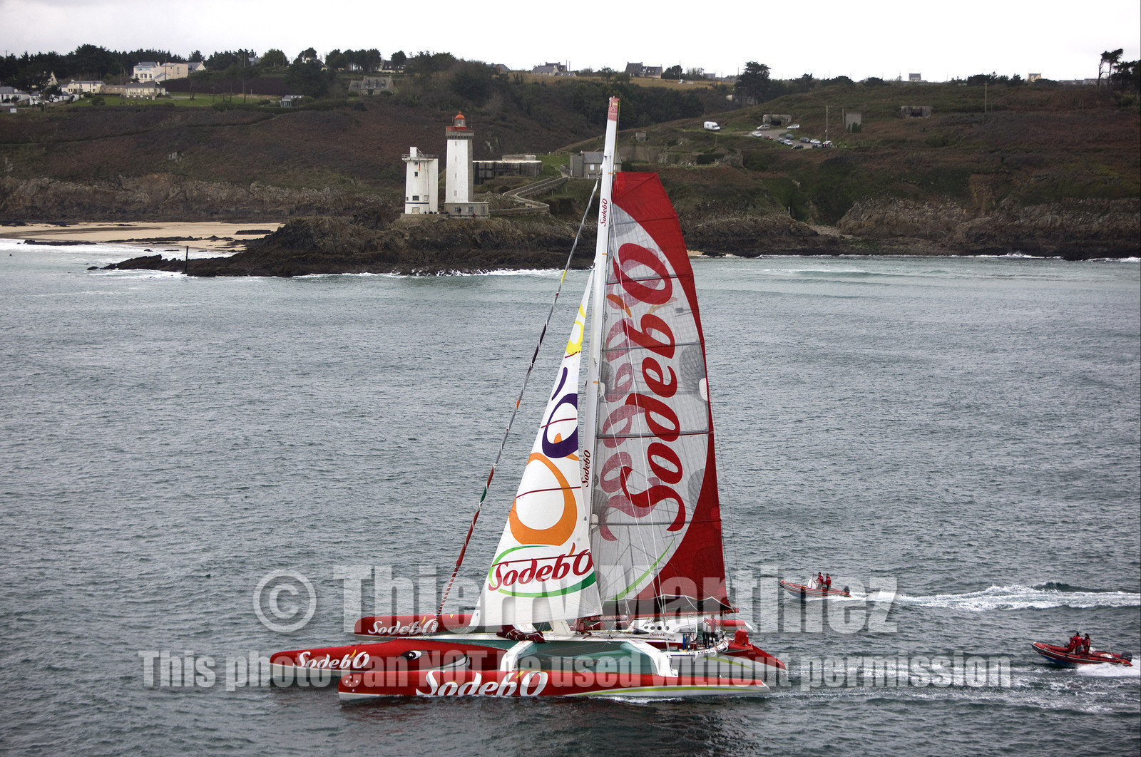 Thomas Coville (FRA) maxi trimaran SODEBO Solo round the world record attempt. Start in Brest (FRA)