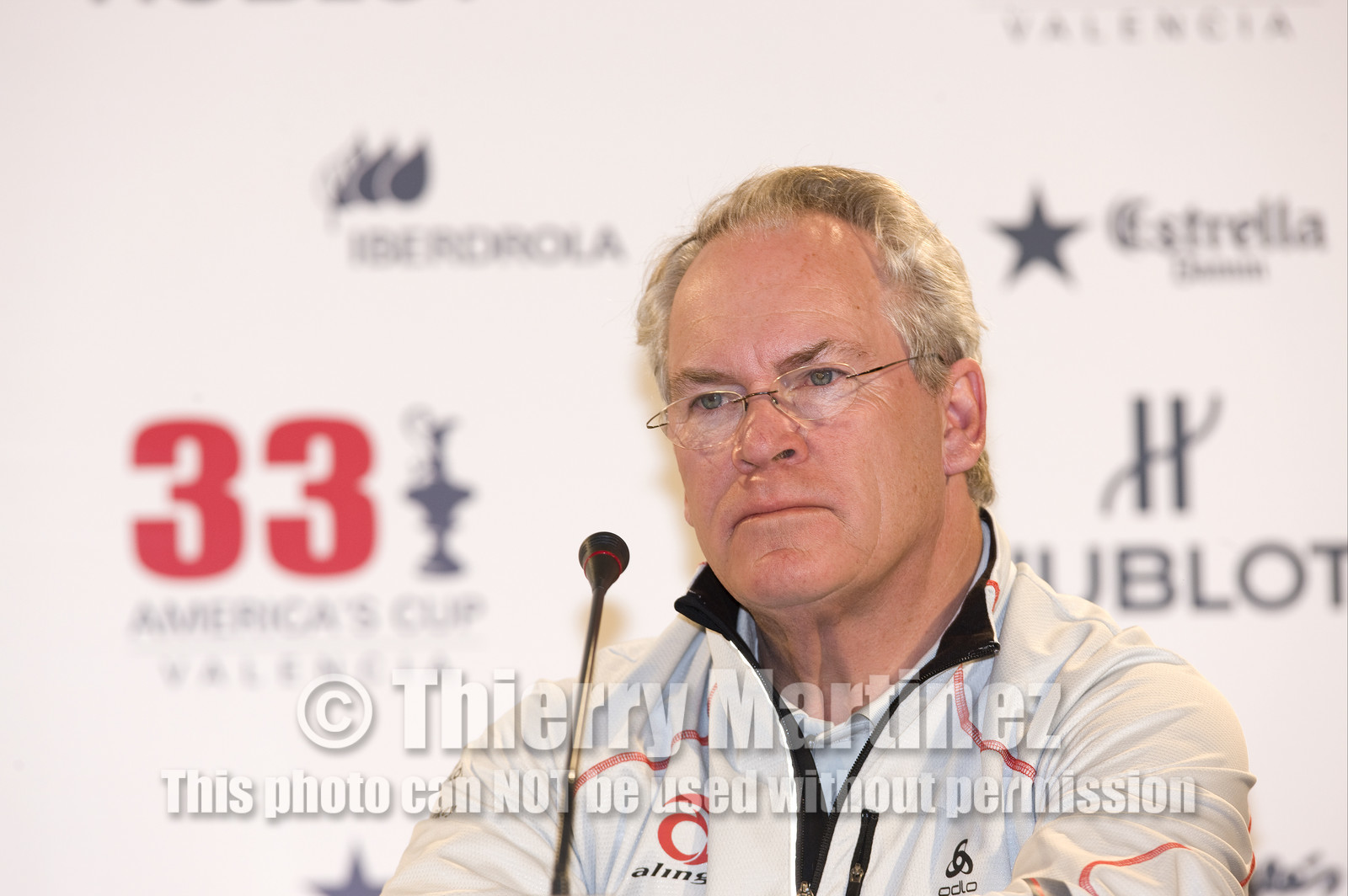 33rd  AMERICA'S CUP Valencia Spain, February 2010 - Defender:  ALINGHI (ALINGHI 5) vs Challenger : BMW Oracle Racing (USA 17)