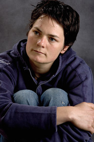 Ellen MacArthur Solo round the world record , finish(FRA)