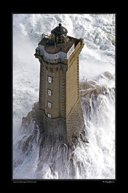 Photo disponible en tirage photo Fine Art,tirage original limités à 30 exemplaires.Chaque tirage est numéroté avec certificat d’authenticité signé.Pour choisir le format et support merci d'utiliser le caddie à coté de la photo.Formats disponibles : Tirage sur papier ( tirage seul) :  30x45 cm   40x60 cm  60x90 cm. Vous pouvez choisir le tirage avec un fond blanc ou noir , à votre convenance. Tirage sur papier contrecollé sur Dibond ( pas de bord blanc ou noir autour de l'image), avec système d'attache au dos:  30x45 cm   40x60 cm  50x75 cm  80x120cm.Tirage sur toile ( Canvas) monté sur chassis bois (pas de bord blanc ou noir autour de l'image), avec système d'attache au dos :  50x75 cm  80x120cm.Expédition ( Dans le monde entier): Colissimo (assurance) avec signature à réception. 48h pour la France métropolitaine.Il est possible de récupérer les tirages à La Galerie du Golfe (sans frais d'expèdition).Conditionnement tirages seuls: tube cylindrique renforcé + boite.