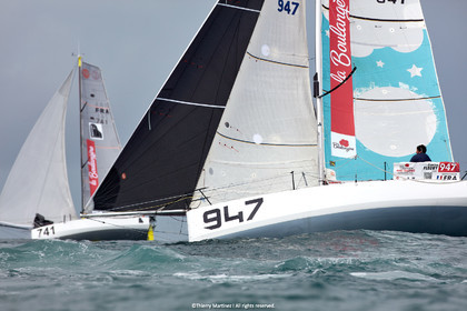 23_22462   © Thierry Martinez. LES SABLES D'OLONNE, 85 - FRANCE 25 septembre 2023.Départ MINI TRANSAT 2023. Départ du Dimanche 24 septembre retardé au Lundi 25 Sept .Les Sables d’Olonne (FRA)    Santa Cruz de la Palma ( Canaries)    St François ( Guadeloupe): 4050 NM.