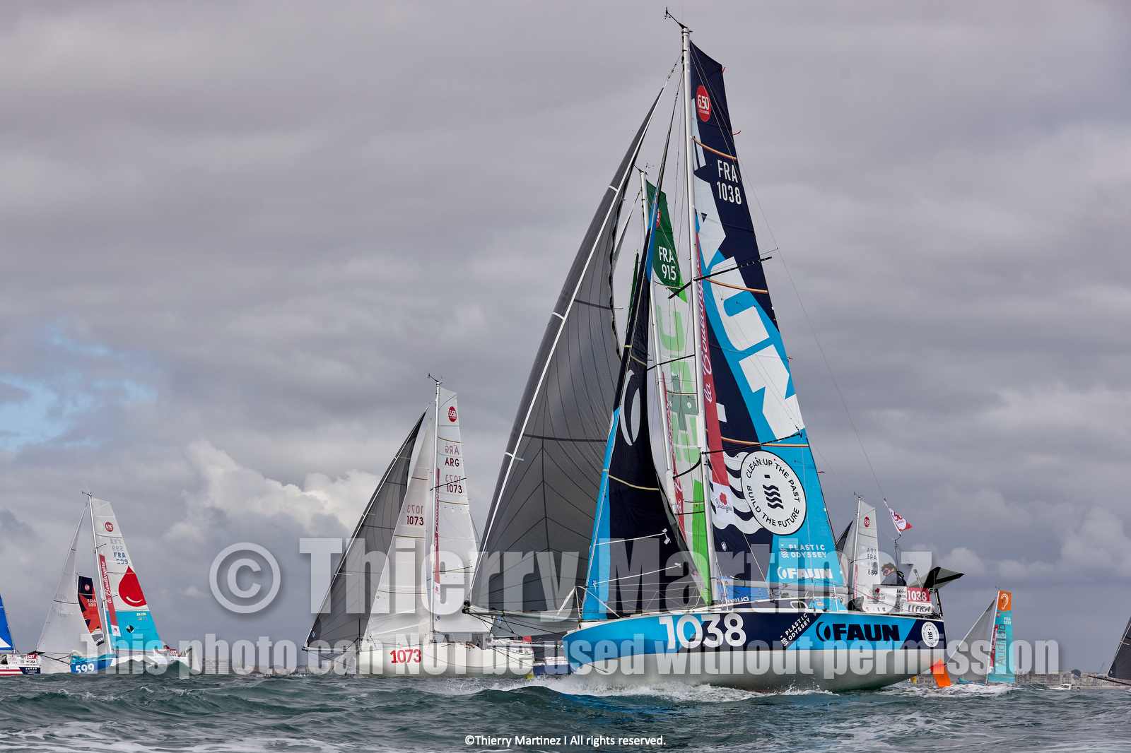 23_21874   © Thierry Martinez. LES SABLES D'OLONNE, 85 - FRANCE 25 septembre 2023.Départ MINI TRANSAT 2023. Départ du Dimanche 24 septembre retardé au Lundi 25 Sept .Les Sables d’Olonne (FRA)    Santa Cruz de la Palma ( Canaries)    St François ( Guadeloupe): 4050 NM.