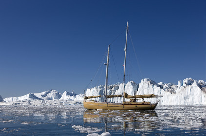 Schooner LA LOUISE sailing on west coast of Greenland.