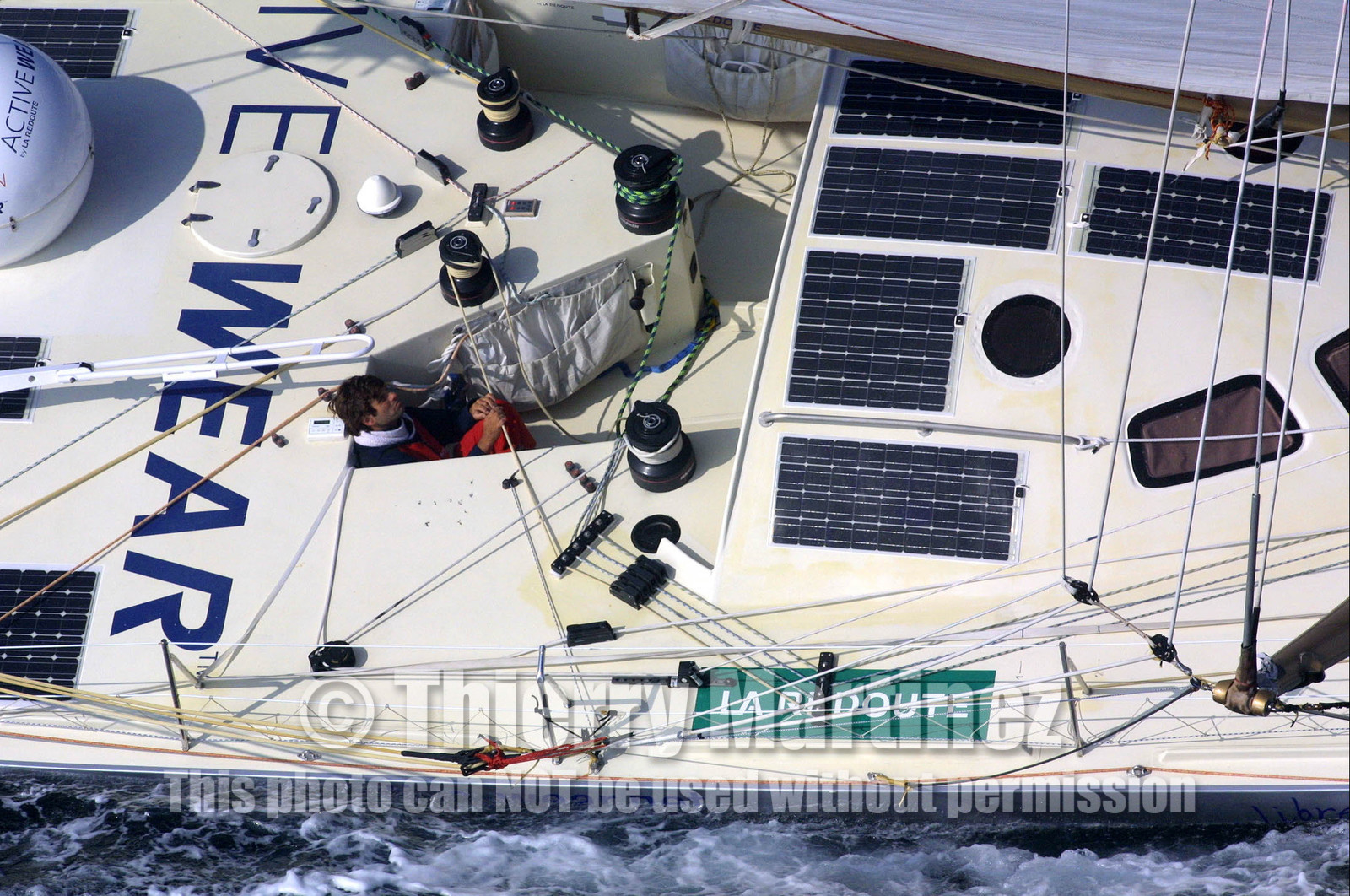 ©ThMartinez- Vendee Globe 2000 Finish. 19th February 2001. 15h20(Local time) 50miles offshore Les Sables..Marc Thiercelin (FRA) ACTIVEWEAR 50 miles of the finish line. Marc should finish 4th tomorrow morning
