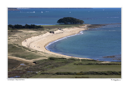 Photo disponible en tirage photo Fine Art,tirage original limités à 30 exemplaires.Chaque tirage est numéroté avec certificat d’authenticité signé.Pour choisir le format et support merci d'utiliser le caddie à coté de la photo.Formats disponibles : Tirage sur papier ( tirage seul) :  30x45 cm   40x60 cm  60x90 cm. Vous pouvez choisir le tirage avec un fond blanc ou noir , à votre convenance. Tirage sur papier contrecollé sur Dibond ( pas de bord blanc ou noir autour de l'image), avec système d'attache au dos:  30x45 cm   40x60 cm  50x75 cm  80x120cm.Tirage sur toile ( Canvas) monté sur chassis bois (pas de bord blanc ou noir autour de l'image), avec système d'attache au dos :  50x75 cm  80x120cm.Expédition ( Dans le monde entier): Colissimo (assurance) avec signature à réception. 48h pour la France métropolitaine.Il est possible de récupérer les tirages à La Galerie du Golfe (sans frais d'expèdition).Conditionnement tirages seuls: tube cylindrique renforcé + boite.