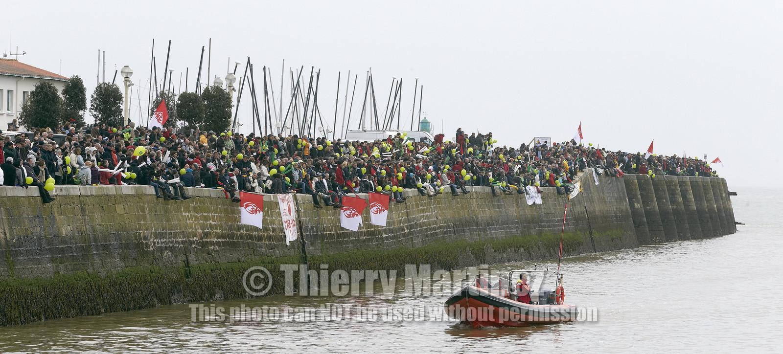 2012 13 VENDEE GLOBE. Winner arrival in Les sables d'Olonne (FRA