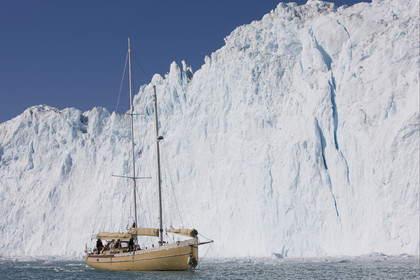 Schooner LA LOUISE sailing on west coast of Greenland.