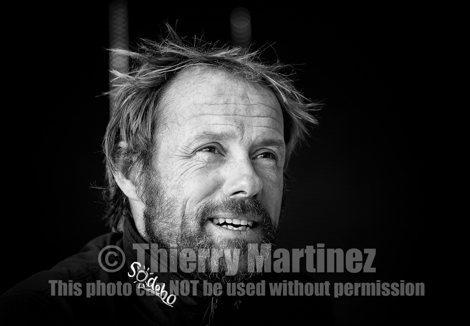 Single-handed sailing round the world record .