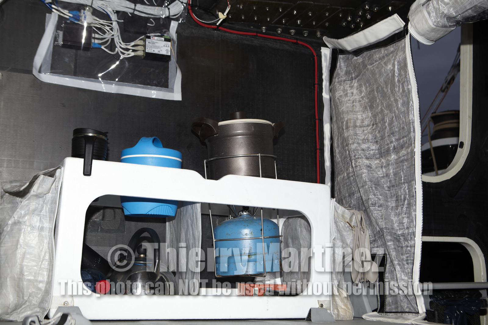 12_19779 CHEMINEES POUJOULAT ( IMOCA 60') , Skipper Bernard Stamm (SUI)