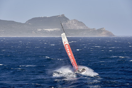 THM-17_118988_VOR-CAPE-TOWN-Start-Leg3