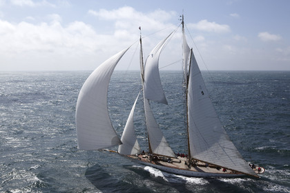 JP Morgan Asset Management Round The Island Race.