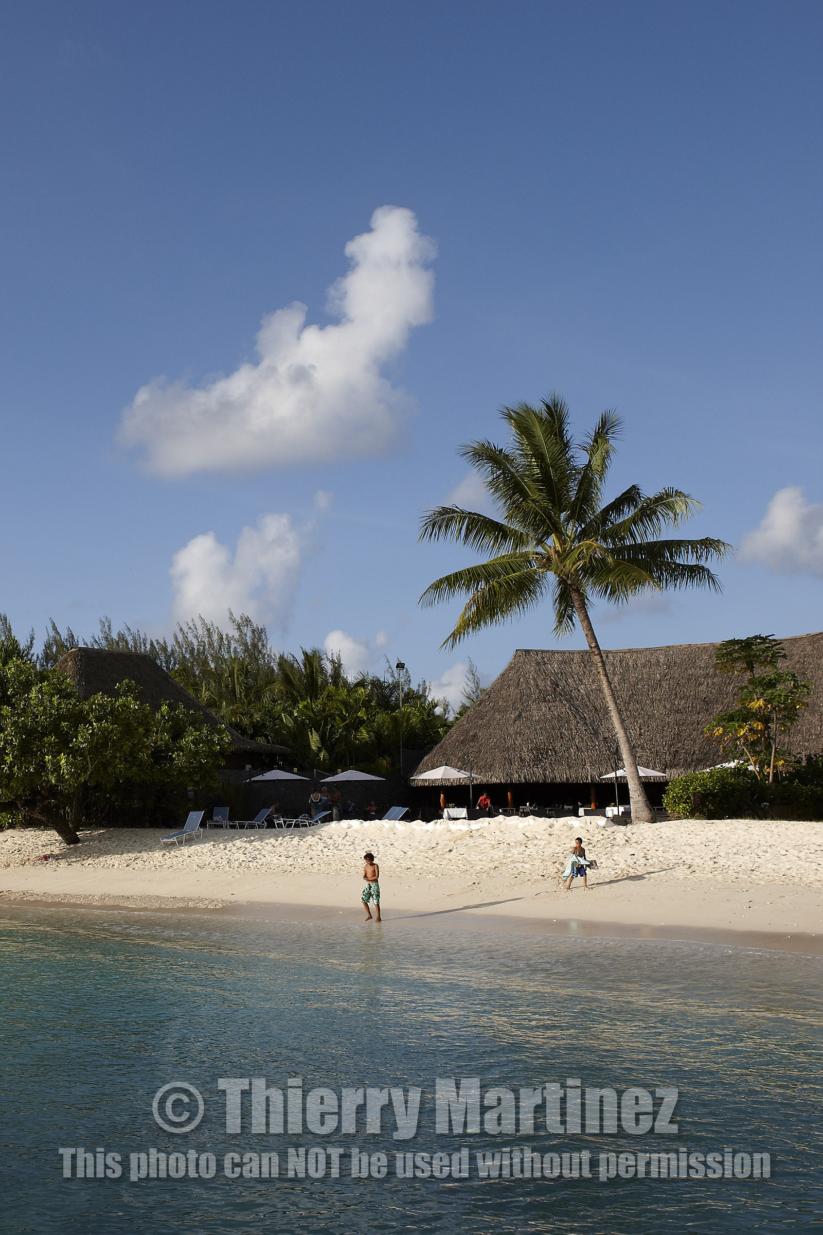 15_023540  ©ThMartinez Sea&Co.  HUAHINE - ILES SOUS LE VENT. POLYNESIE FRANCAISE . 31 January 2015. .Village de FARE.