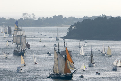 Semaine du Golfe 2015. Parade d'arrivée de la flotte.