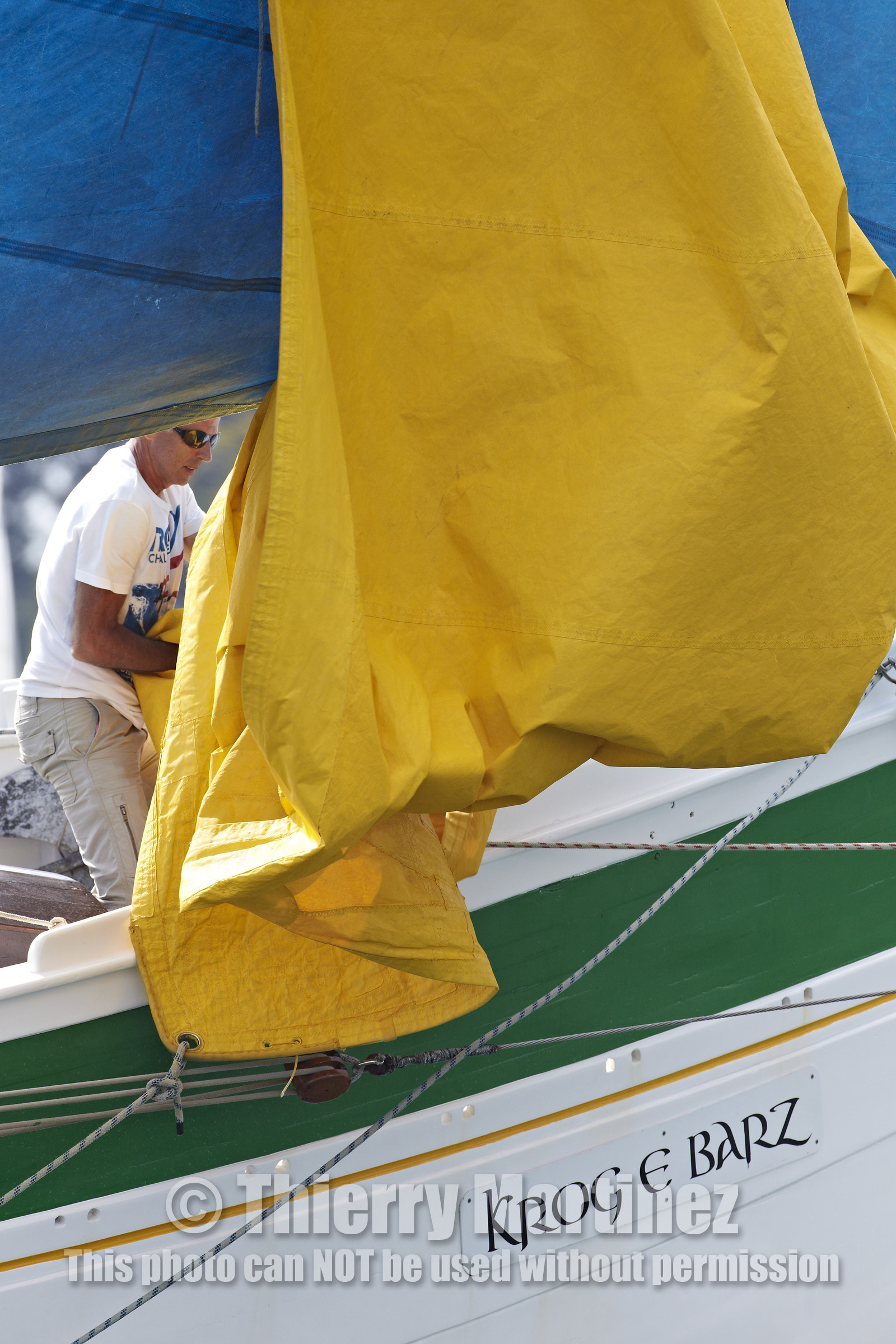 Langoustier  KROG E BARZ sous voile dans le golfe du Morbihan.