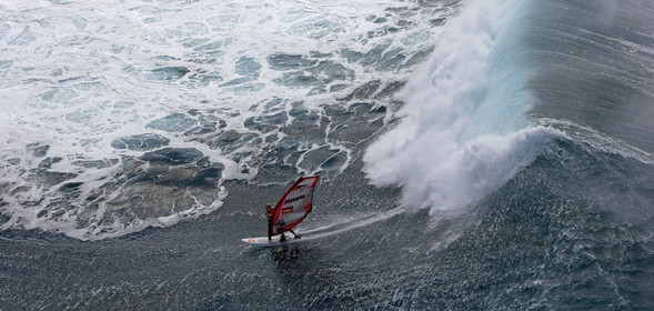 Ho'okipa beach HAWAII - USA . Jan 2007.