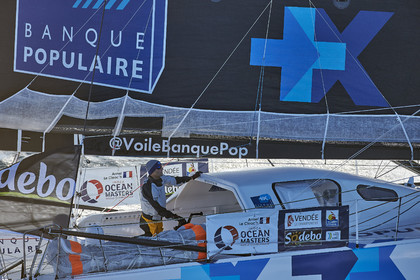 THM-16_80213_VendeeGlobeStart