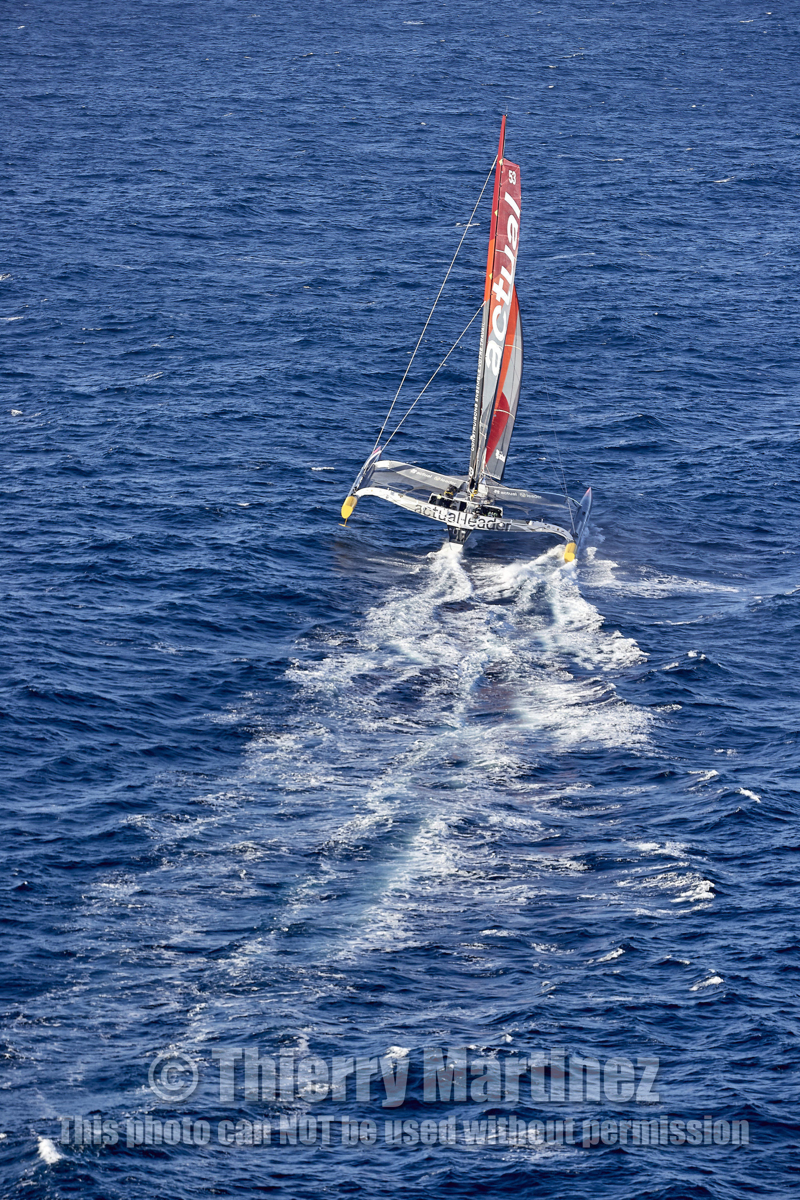 « ULTIM ACTUAL LEADER , Skipper Yves Le Blevec.