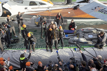 Single-handed sailing round the world record .