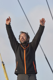 Single-handed sailing round the world record .