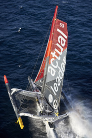 « ULTIM ACTUAL LEADER , Skipper Yves Le Blevec.