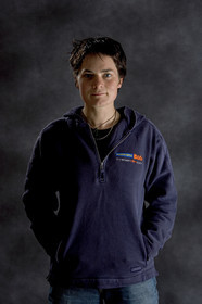 Ellen MacArthur Solo round the world record , finish(FRA)