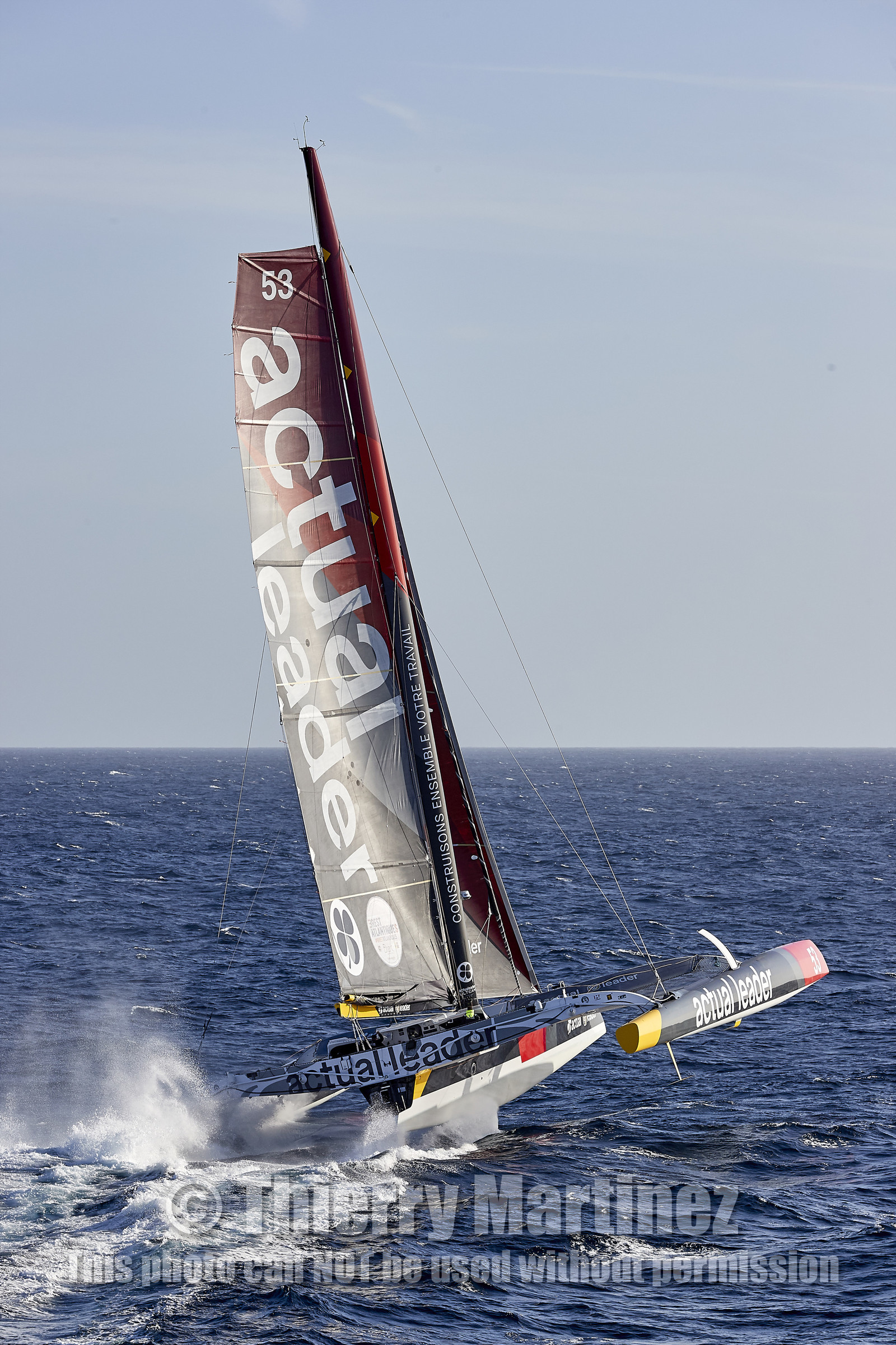 « ULTIM ACTUAL LEADER , Skipper Yves Le Blevec.