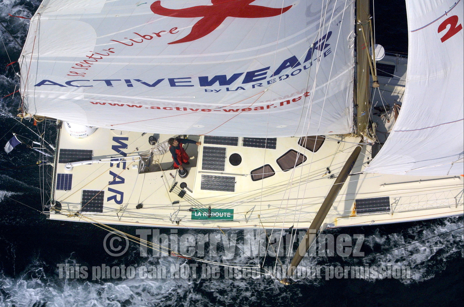 ©ThMartinez- Vendee Globe 2000 Finish. 19th February 2001. 15h20(Local time) 50miles offshore Les Sables..Marc Thiercelin (FRA) ACTIVEWEAR 50 miles of the finish line. Marc should finish 4th tomorrow morning