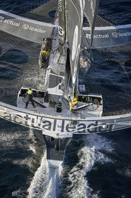 « ULTIM ACTUAL LEADER , Skipper Yves Le Blevec.