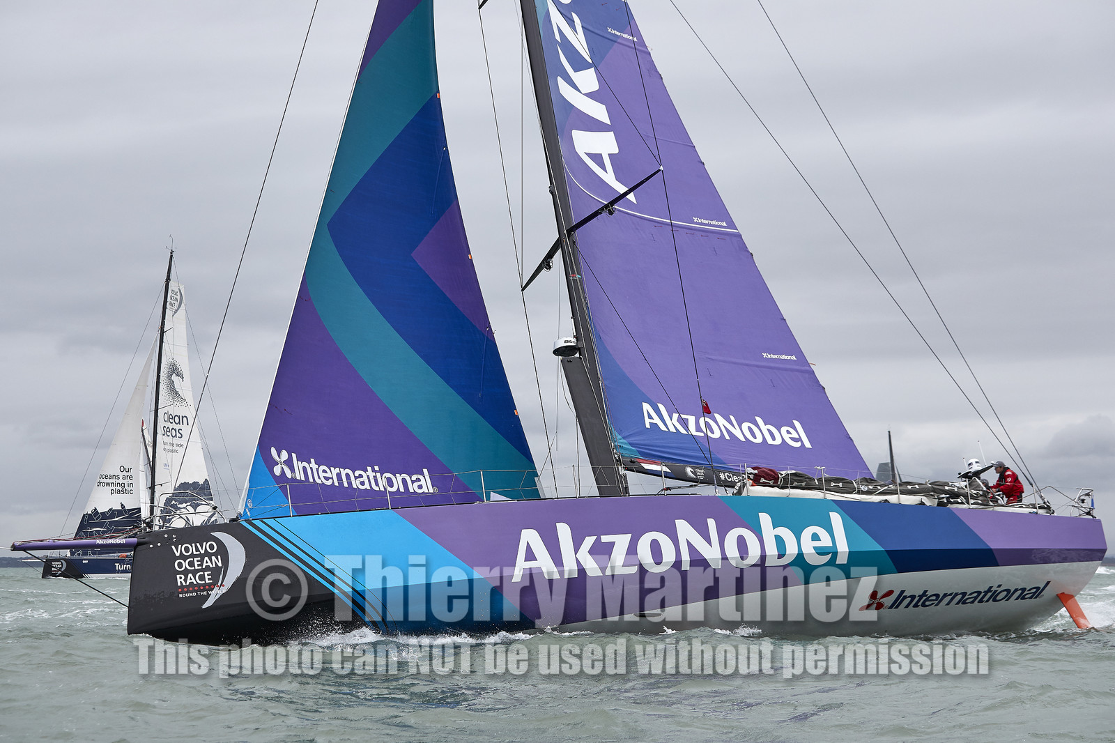THM-17_062098_team AkzoNobel