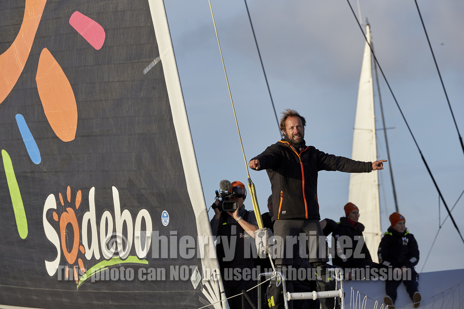 Single-handed sailing round the world record .
