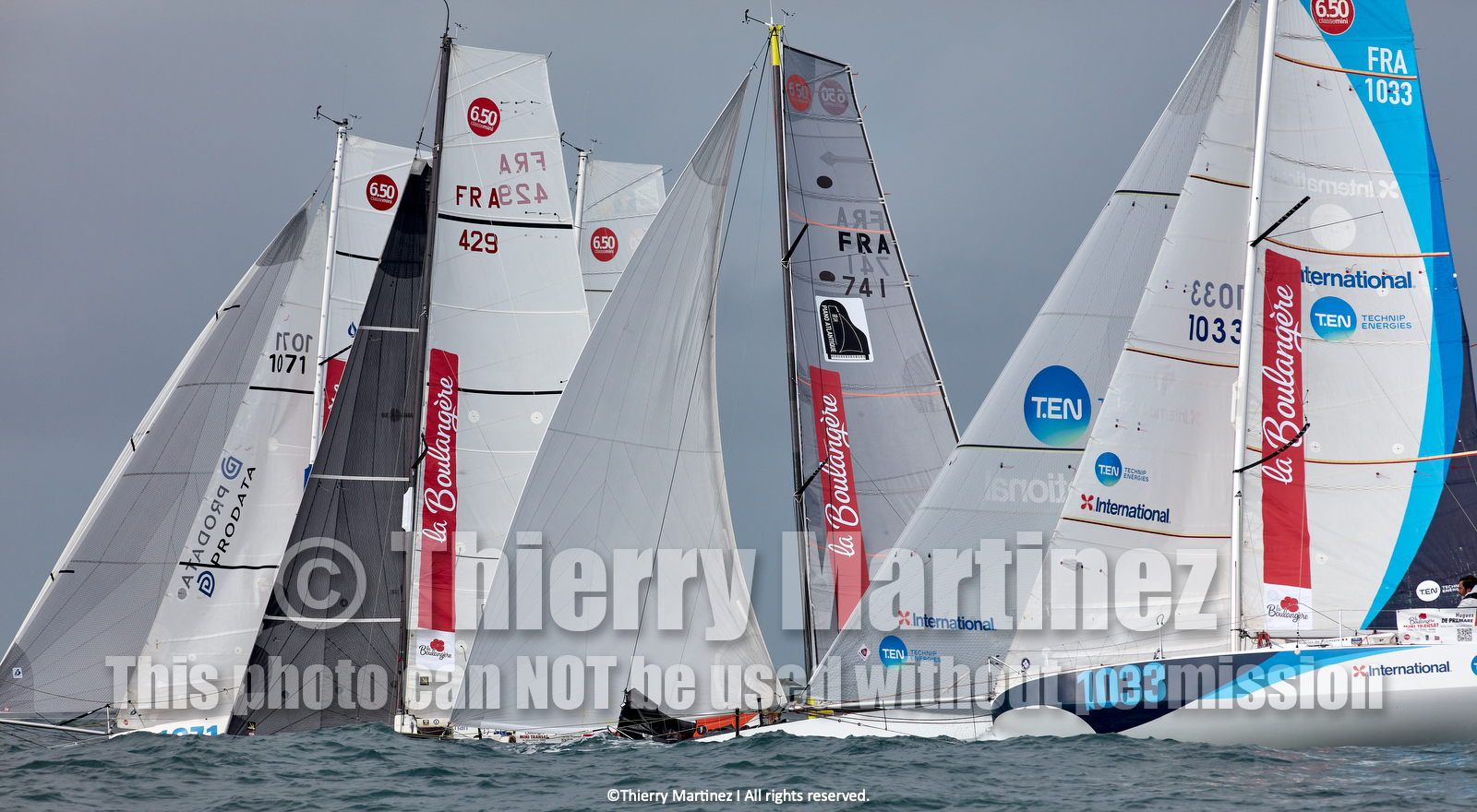 23_22411   © Thierry Martinez. LES SABLES D'OLONNE, 85 - FRANCE 25 septembre 2023.Départ MINI TRANSAT 2023. Départ du Dimanche 24 septembre retardé au Lundi 25 Sept .Les Sables d’Olonne (FRA)    Santa Cruz de la Palma ( Canaries)    St François ( Guadeloupe): 4050 NM.