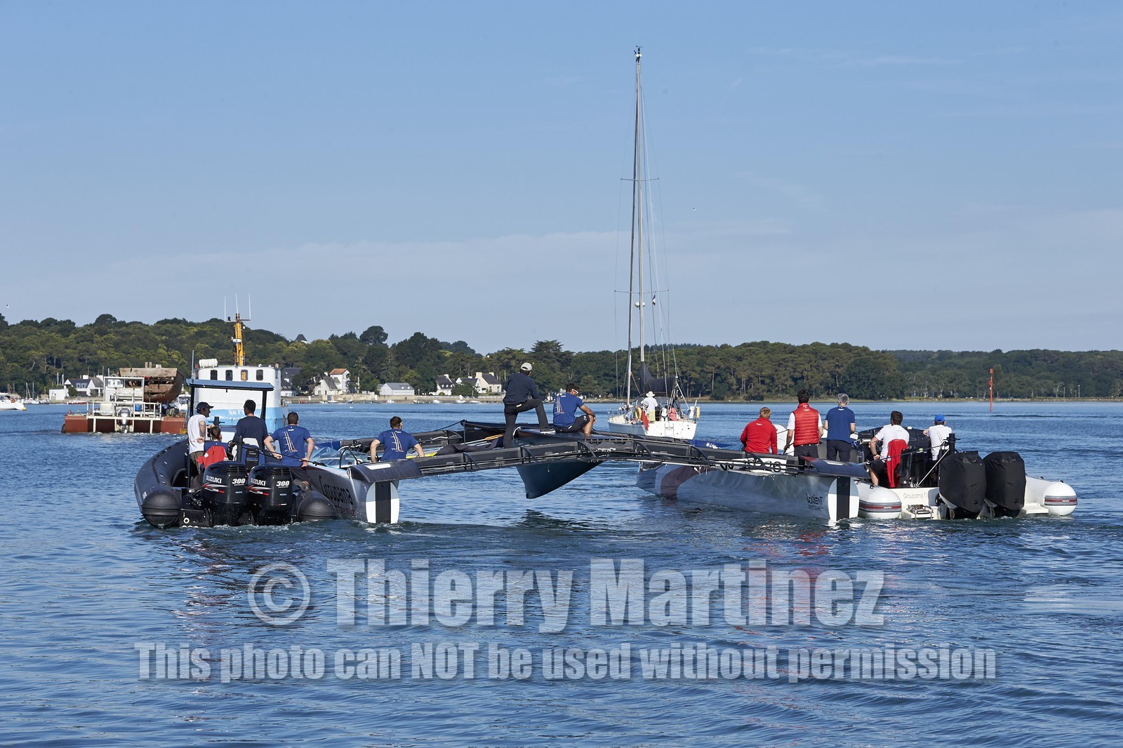 16_32038  ©Th.Martinez Sea&Co.   VANNES - FRANCE. 7 Juillet  2016. .America's Cup. Mise à l'eau de l'AC45 Turbo de Team France, à Vannes (FRA) au chantier Multiplast.