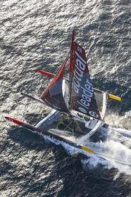 « ULTIM ACTUAL LEADER , Skipper Yves Le Blevec.