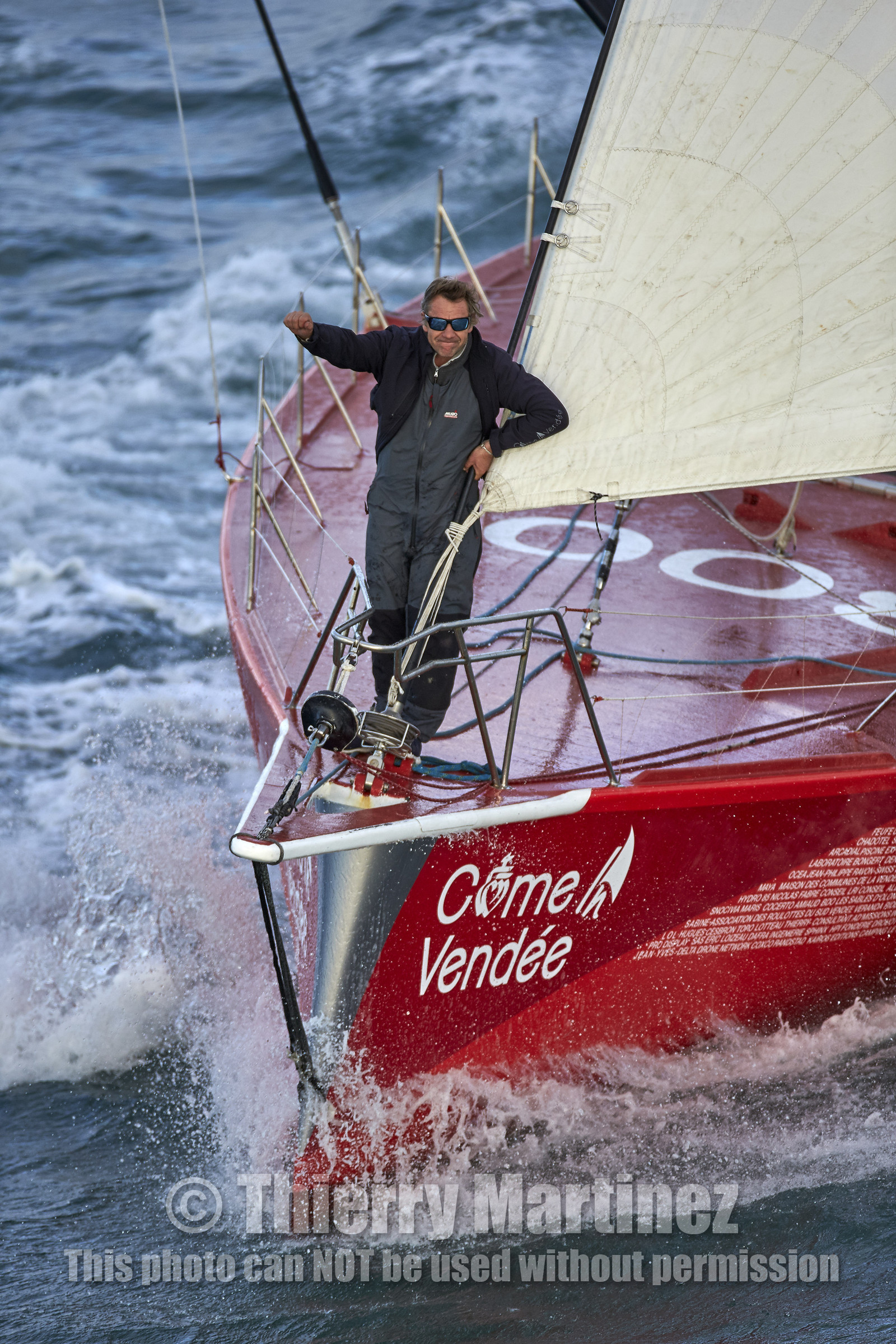 Départ de Jeff Pellet (FRA) sur son bateau COME IN VENDEE POUR UN TOUR DU MONDE;