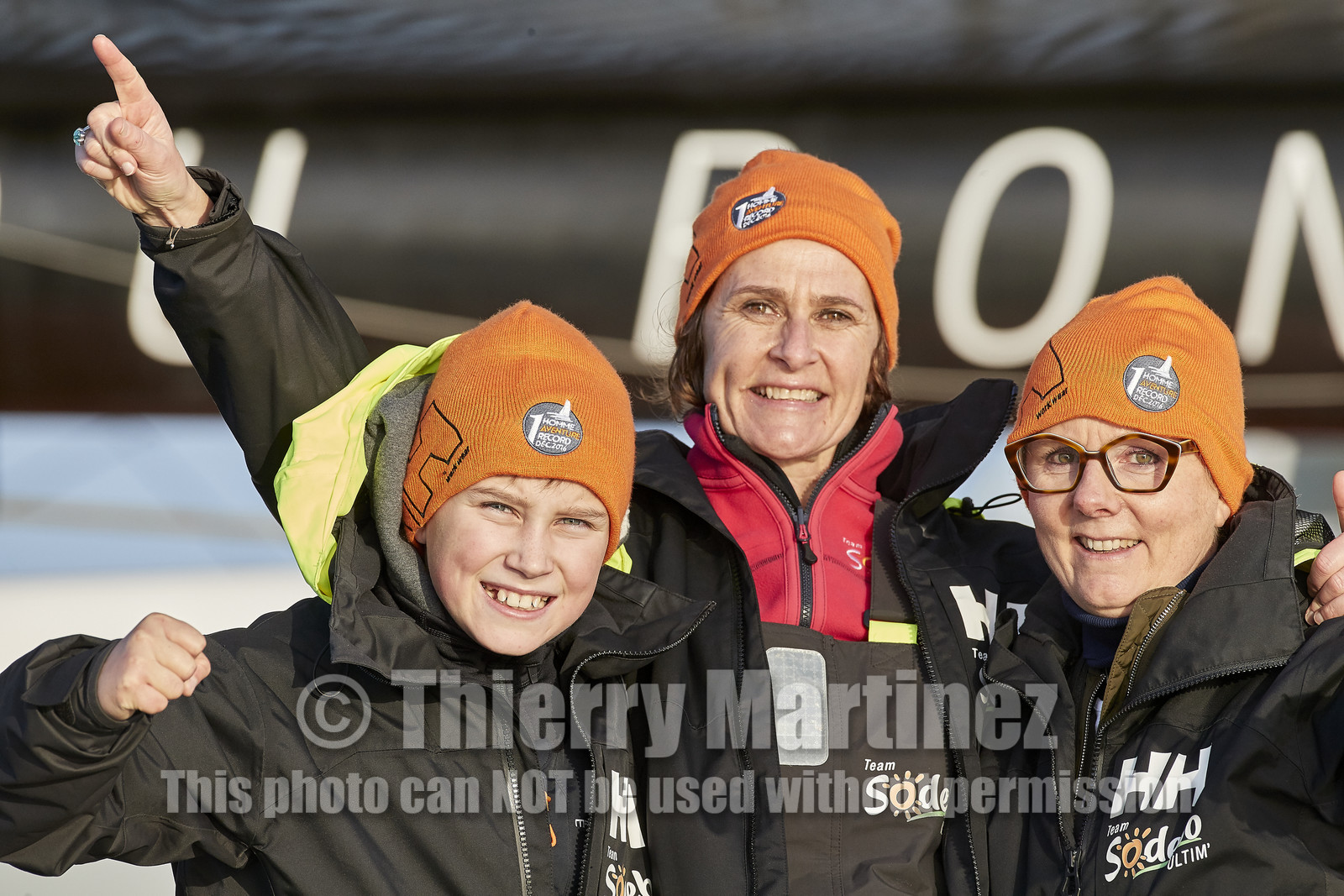 Single-handed sailing round the world record .