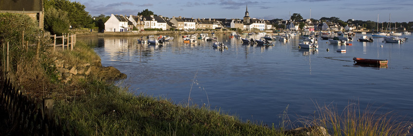 LOCMARIAQUER, summer morning.