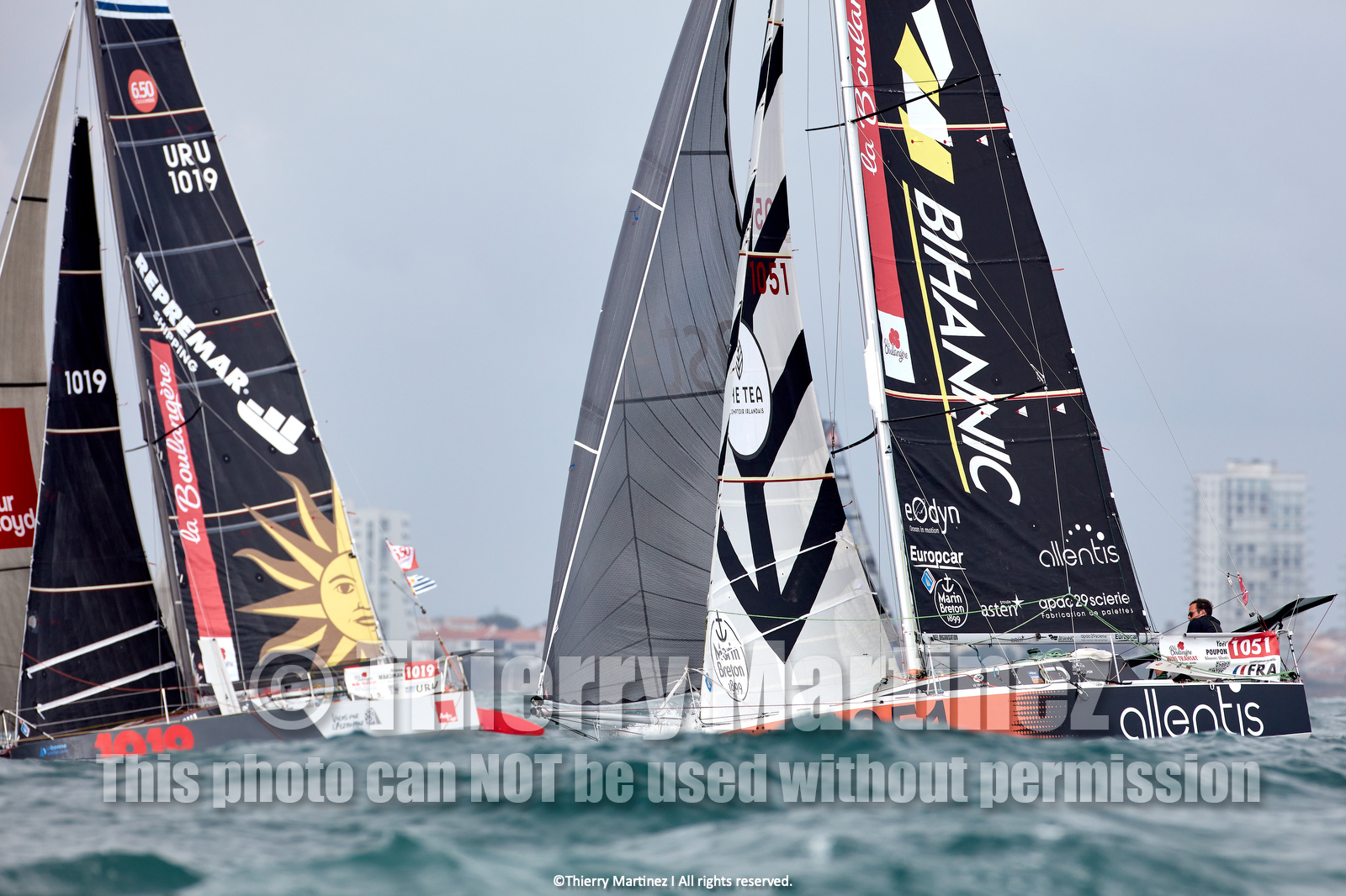 23_22518   © Thierry Martinez. LES SABLES D'OLONNE, 85 - FRANCE 25 septembre 2023.Départ MINI TRANSAT 2023. Départ du Dimanche 24 septembre retardé au Lundi 25 Sept .Les Sables d’Olonne (FRA)    Santa Cruz de la Palma ( Canaries)    St François ( Guadeloupe): 4050 NM.