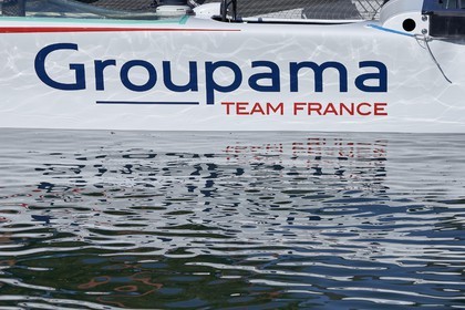 16_32030  ©Th.Martinez Sea&Co.   VANNES - FRANCE. 7 Juillet  2016. .America's Cup. Mise à l'eau de l'AC45 Turbo de Team France, à Vannes (FRA) au chantier Multiplast.