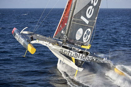 « ULTIM ACTUAL LEADER , Skipper Yves Le Blevec.