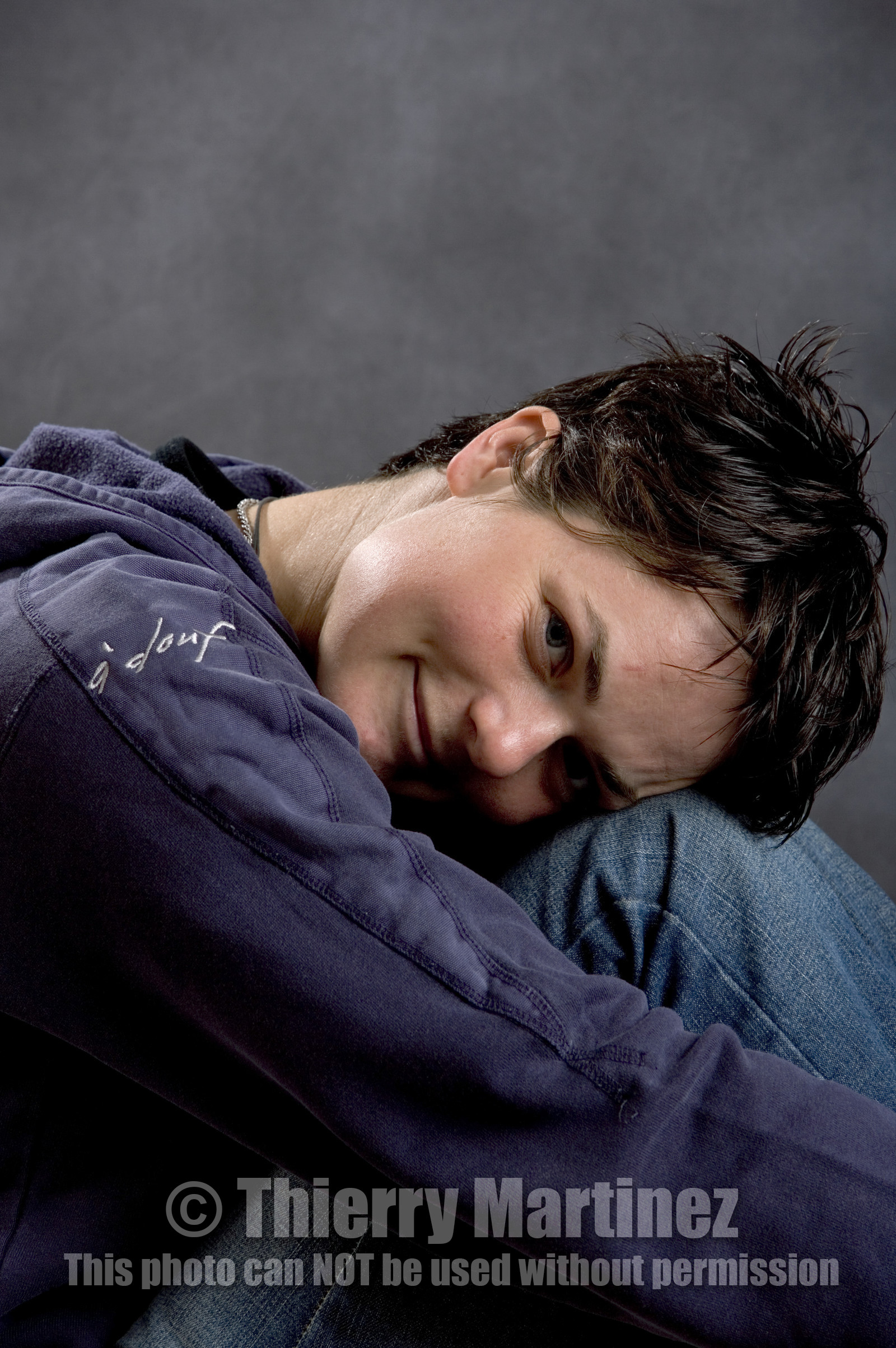 Ellen MacArthur Solo round the world record , finish(FRA)