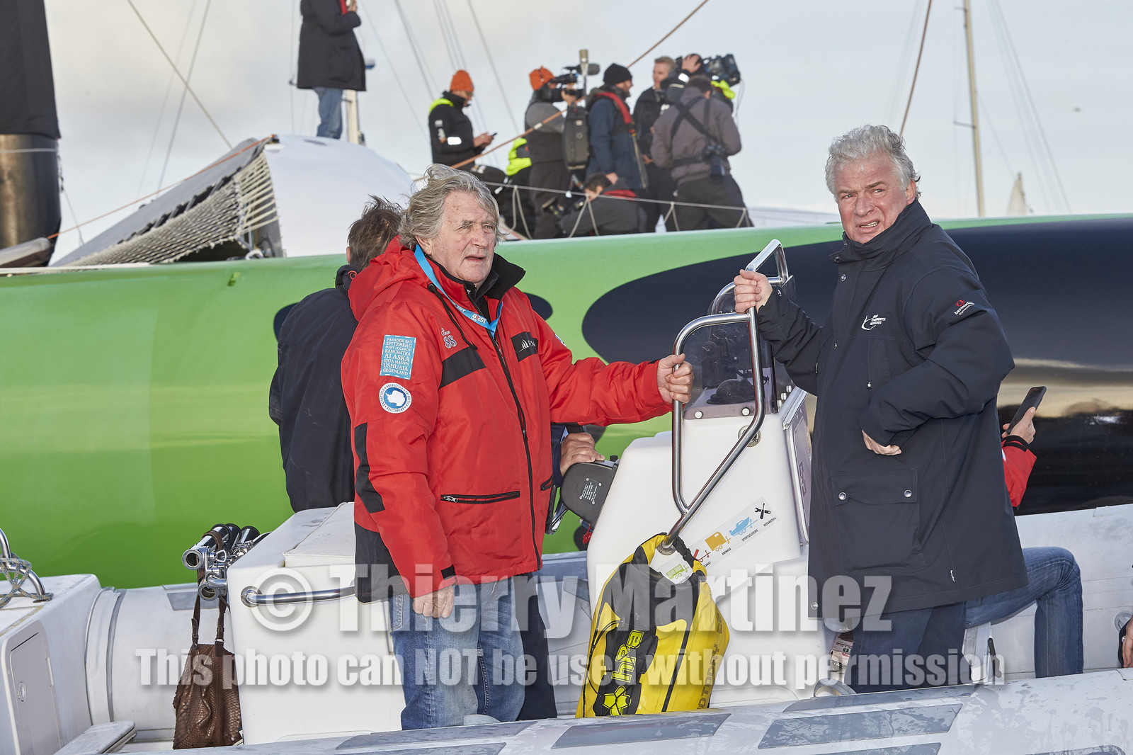 Single-handed sailing round the world record .