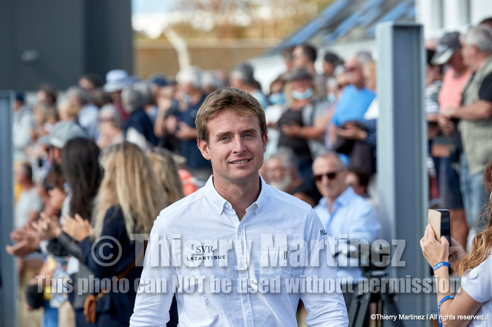 Baptême du trimaran ULTIM de François Gabart « SVR-LAZARIGUE » par Mélanie Laurent à Concarneau.