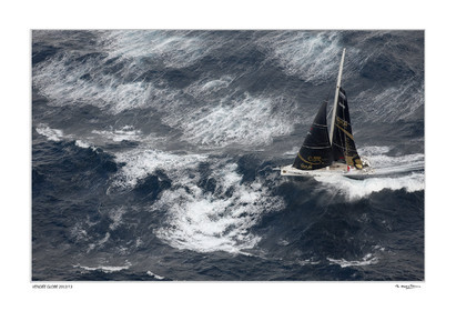 Photo disponible en tirage photo Fine Art,tirage original limités à 30 exemplaires.Chaque tirage est numéroté avec certificat d’authenticité signé.Pour choisir le format et support merci d'utiliser le caddie à coté de la photo.Formats disponibles : Tirage sur papier ( tirage seul) :  30x45 cm   40x60 cm  60x90 cm. Vous pouvez choisir le tirage avec un fond blanc ou noir , à votre convenance. Tirage sur papier contrecollé sur Dibond ( pas de bord blanc ou noir autour de l'image), avec système d'attache au dos:  30x45 cm   40x60 cm  50x75 cm  80x120cm.Tirage sur toile ( Canvas) monté sur chassis bois (pas de bord blanc ou noir autour de l'image), avec système d'attache au dos :  50x75 cm  80x120cm.Expédition ( Dans le monde entier): Colissimo (assurance) avec signature à réception. 48h pour la France métropolitaine.Il est possible de récupérer les tirages à La Galerie du Golfe (sans frais d'expèdition).Conditionnement tirages seuls: tube cylindrique renforcé + boite.