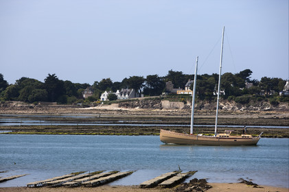 Launch of Thierry Dubois (FRA) new schooner LA LOUISE
