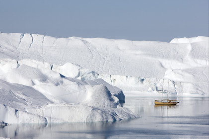 Schooner LA LOUISE sailing on west coast of Greenland.